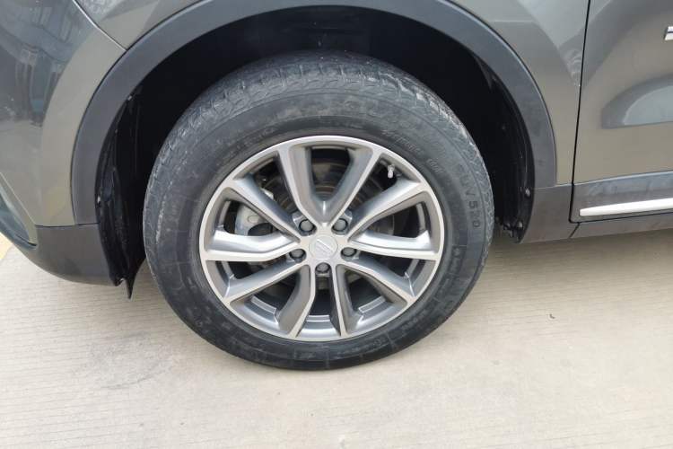Used Geely Auto Emgrand X7 Sport 2018 1.8TD Automatic Two-Wheel Drive Smart Connect 4G Internet Edition Left Front Wheel Hub