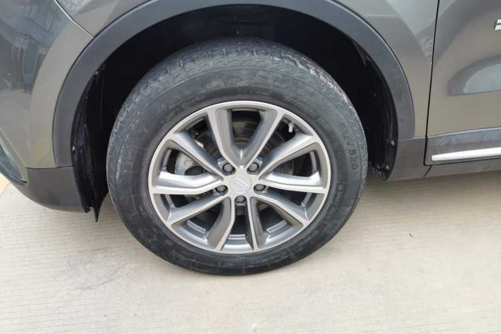 Used Geely Auto Emgrand X7 Sport 2018 1.8TD Automatic Two-Wheel Drive Smart Connect 4G Internet Edition Left Front Wheel Hub
