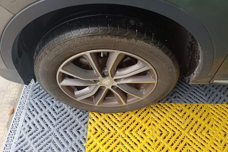 Used Geely Auto Emgrand X7 Sport 2018 1.8TD Automatic Two-Wheel Drive Smart Connect 4G Internet Edition Left Front Wheel Hub