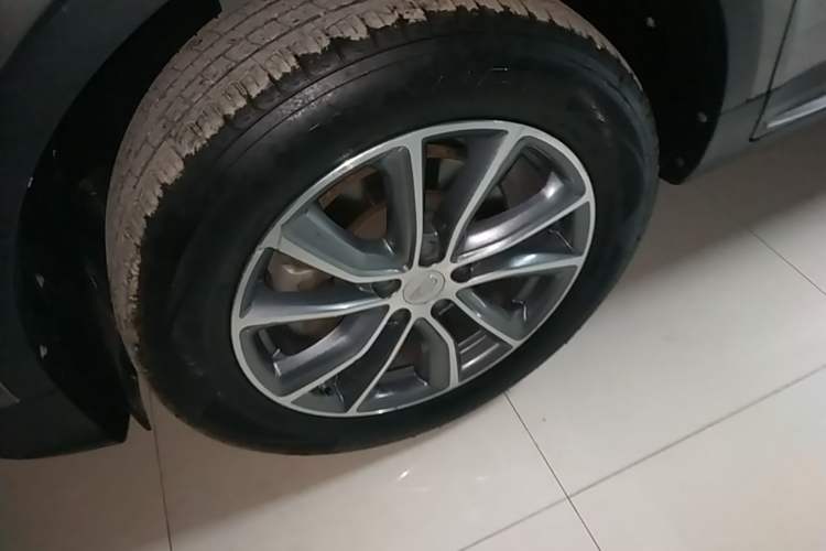 Used Geely Auto Emgrand X7 Sport 2018 1.8TD Automatic Two-Wheel Drive Smart 4G Connected Version Left Front Wheel Hub