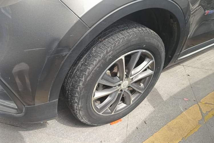 Used Geely Auto Emgrand X7 Sport 2018 1.8TD Automatic Two-Wheel Drive Zhiya Model Left Front Wheel Hub