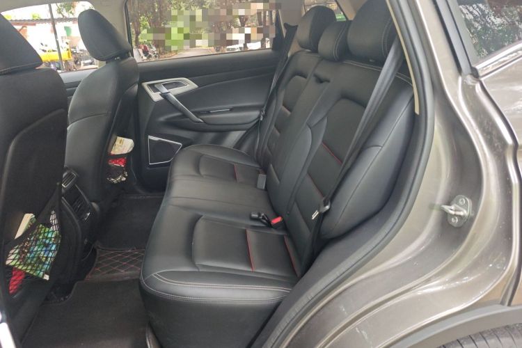 Used Geely Auto Emgrand X7 Sport 2018 1.8TD Automatic Two-Wheel Drive Smart Connect 4G Internet Edition Left Rear Seat
