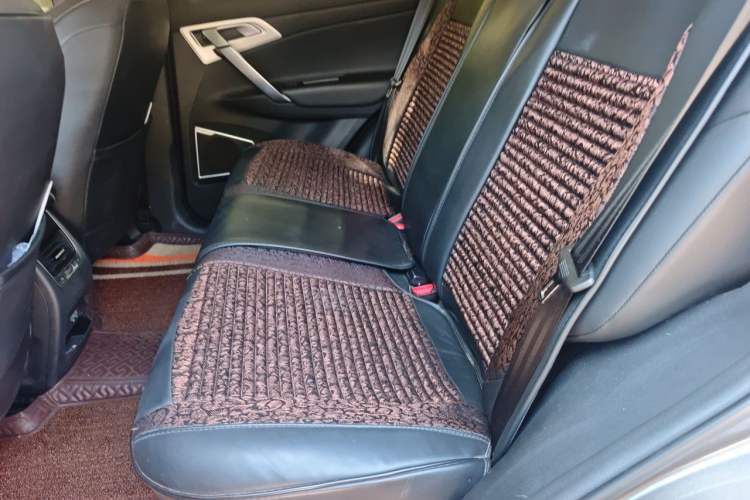Used Geely Auto Emgrand X7 Sport 2018 1.8TD Automatic Two-Wheel Drive Smart 4G Connected Version Left Rear Seat