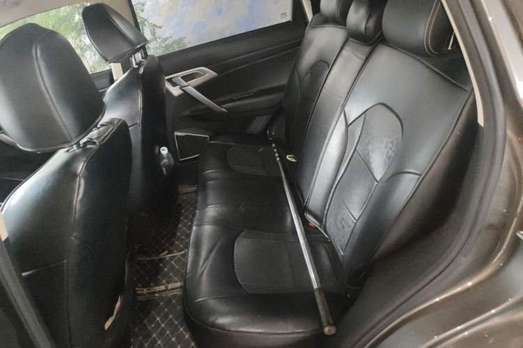 Used Geely Auto Emgrand X7 Sport 2018 1.8TD Automatic Two-Wheel Drive Smart Connect 4G Internet Edition Left Rear Seat