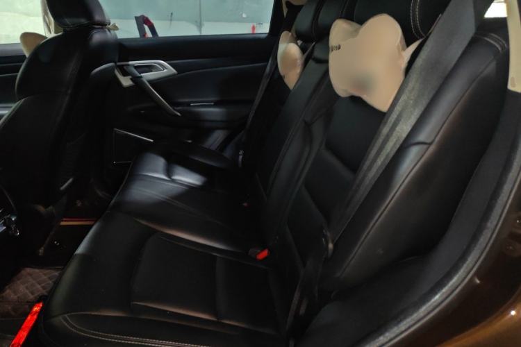 Used Geely Auto Emgrand X7 Sport 2018 Revised Version 1.8TD Automatic Two-Wheel Drive Smart 4G Connectivity Edition Left Rear Seat