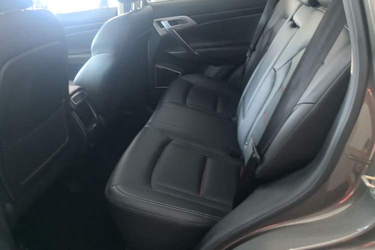 Used Geely Auto Emgrand X7 Sport 2018 1.8TD Automatic Two-Wheel Drive Smart Connect 4G Internet Edition Left Rear Seat