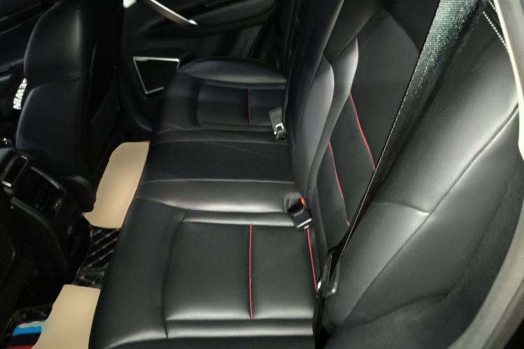 Used Geely Auto Emgrand X7 Sport 2018 1.8TD Automatic Two-Wheel Drive Smart Connect 4G Internet Edition Left Rear Seat