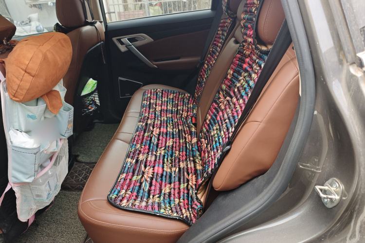 Used Geely Auto Emgrand X7 Sport 2018 1.8TD Automatic Two-Wheel Drive ZhiZun Model with 4G Connectivity Left Rear Seat