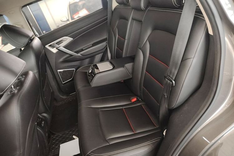 Used Geely Auto Emgrand X7 Sport 2018 1.8TD Automatic Two-Wheel Drive Smart Connect 4G Internet Edition Left Rear Seat