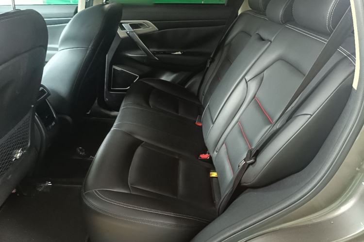 Used Geely Auto Emgrand X7 Sport 2018 1.8TD Automatic Two-Wheel Drive Smart Connect 4G Internet Edition Left Rear Seat