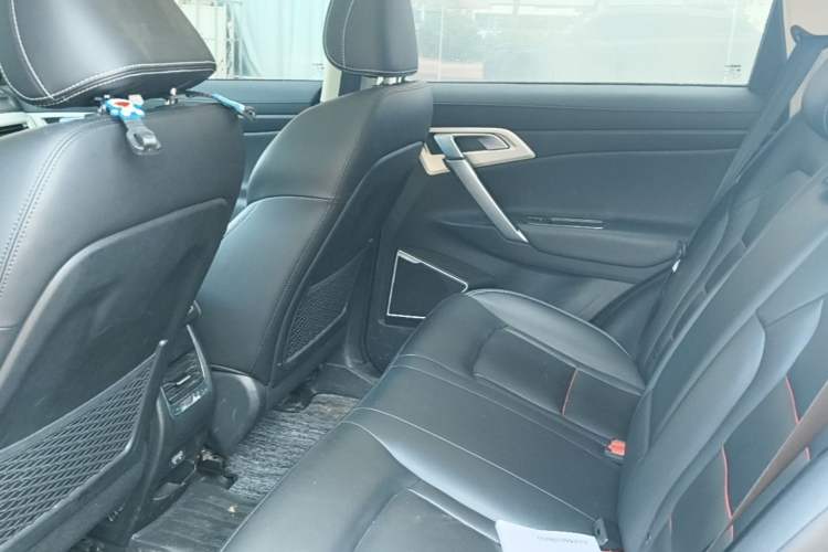 Used Geely Auto Emgrand X7 Sport 2018 1.8TD Automatic Two-Wheel Drive Smart Connect 4G Internet Edition Left Rear Seat