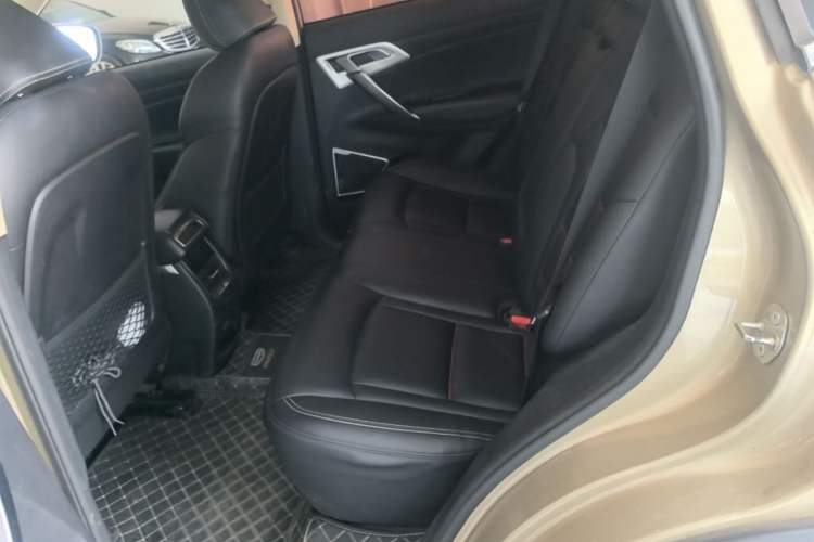 Used Geely Auto Emgrand X7 Sport 2018 1.8TD Automatic Two-Wheel Drive Smart Connect 4G Internet Edition Left Rear Seat