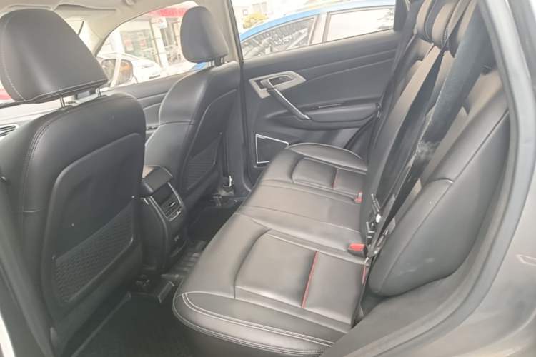 Used Geely Auto Emgrand X7 Sport 2018 1.8TD Automatic Two-Wheel Drive Zhiya Model Left Rear Seat