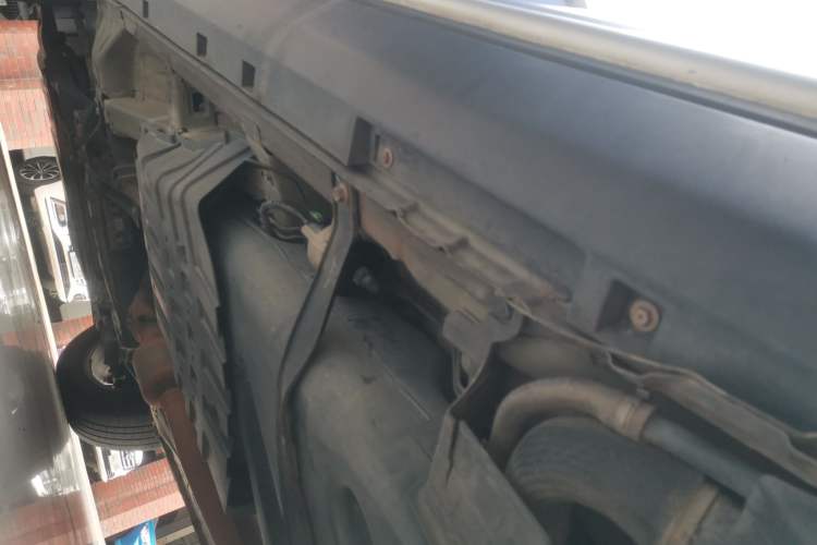 Used Geely Auto Emgrand X7 Sport 2018 1.8TD Automatic Two-Wheel Drive Smart Connect 4G Internet Edition Left Side Sill