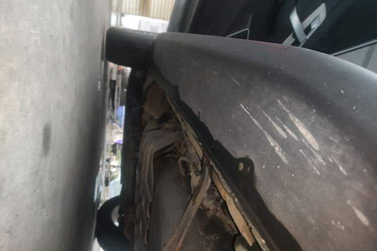 Used Geely Auto Emgrand X7 Sport 2018 1.8TD Automatic Two-Wheel Drive Smart Connect 4G Internet Edition Left Side Sill