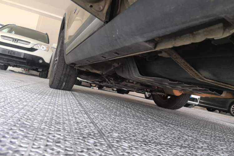 Used Geely Auto Emgrand X7 Sport 2018 1.8TD Automatic Two-Wheel Drive Smart Connect 4G Internet Edition Left Side Sill