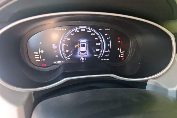 Used Geely Auto Emgrand X7 Sport 2018 1.8TD Automatic Two-Wheel Drive Smart 4G Connected Version Odometer Close Up