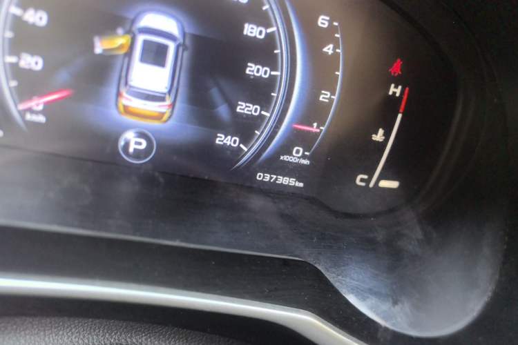 Used Geely Auto Emgrand X7 Sport 2018 1.8TD Automatic Two-Wheel Drive Smart Connect 4G Internet Edition Odometer Close Up
