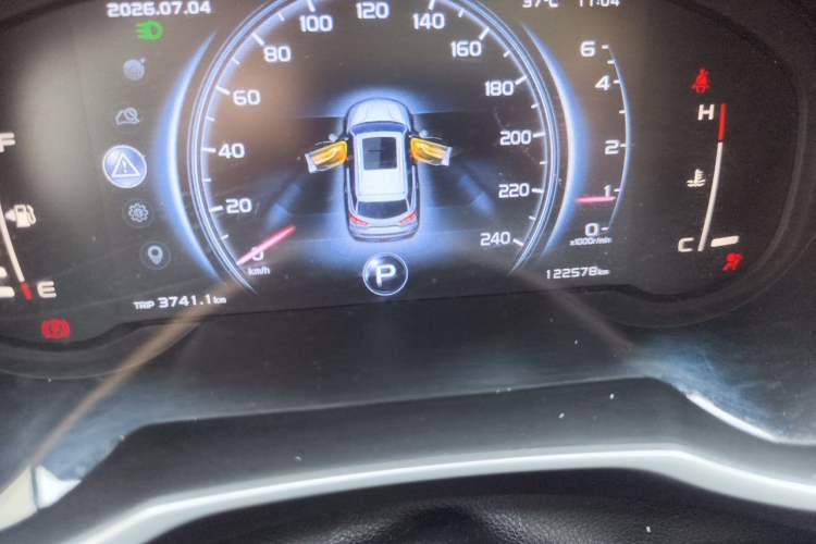 Used Geely Auto Emgrand X7 Sport 2018 1.8TD Automatic Two-Wheel Drive Smart Connect 4G Internet Edition Odometer Close Up