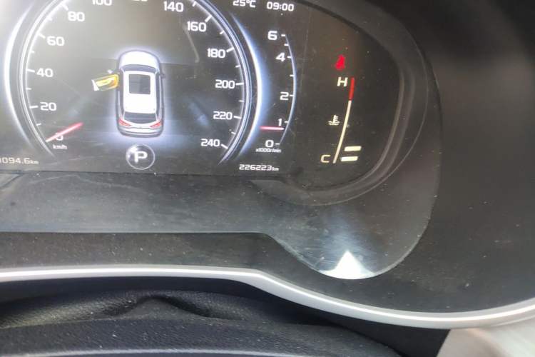 Used Geely Auto Emgrand X7 Sport 2018 1.8TD Automatic Two-Wheel Drive Smart Connect 4G Internet Edition Odometer Close Up