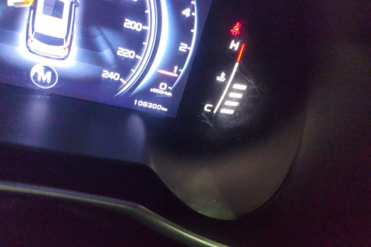 Used Geely Auto Emgrand X7 Sport 2018 1.8TD Manual Two-Wheel Drive Smart Connect 4G Internet Edition Odometer Close Up