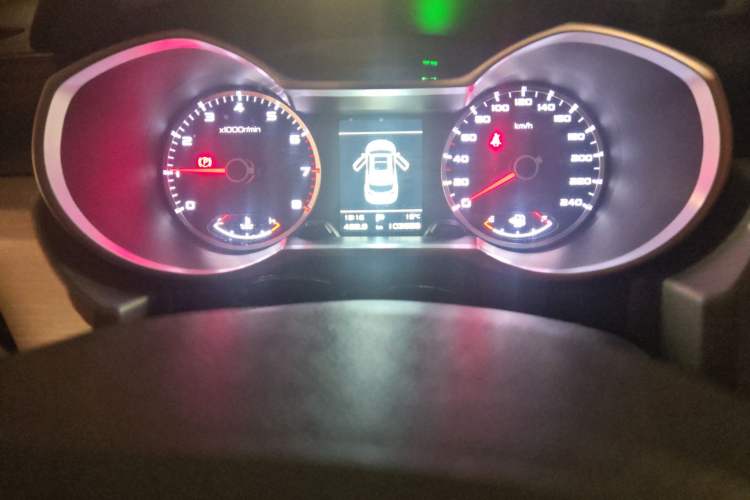 Used Geely Auto Emgrand X7 Sport 2018 1.8TD Automatic Two-Wheel Drive ZhiZun Model with 4G Connectivity Odometer Close Up