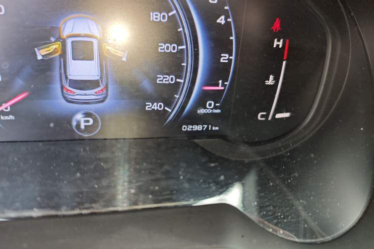 Used Geely Auto Emgrand X7 Sport 2018 1.8TD Automatic Two-Wheel Drive ZhiZun Model with 4G Connectivity Odometer Close Up