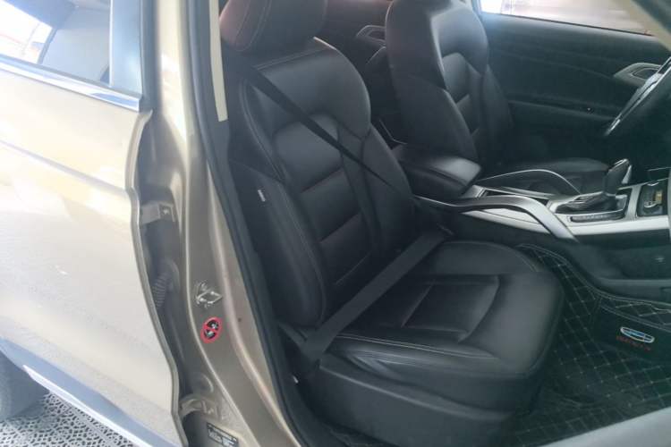 Used Geely Auto Emgrand X7 Sport 2018 1.8TD Automatic Two-Wheel Drive Smart Connect 4G Internet Edition Right Front Seat