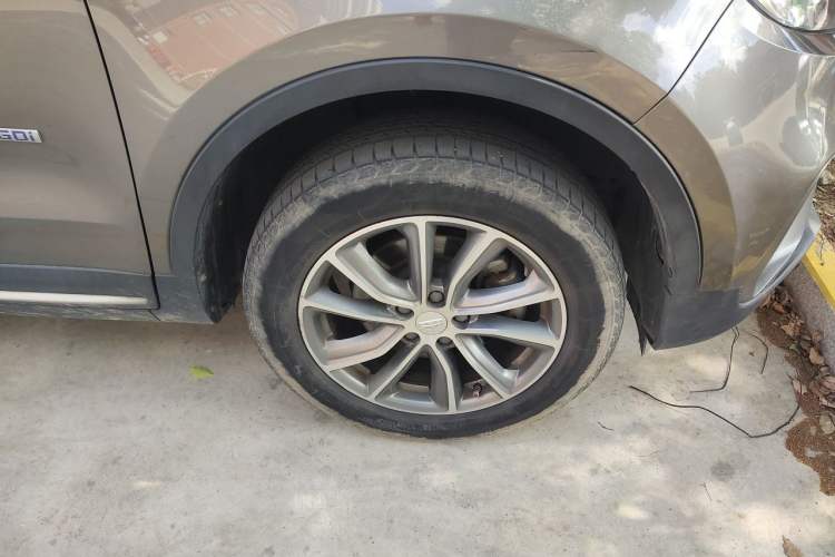 Used Geely Auto Emgrand X7 Sport 2018 1.8TD Automatic Two-Wheel Drive Smart Connect 4G Internet Edition Right Front Wheel Hub