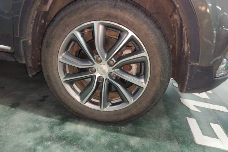 Used Geely Auto Emgrand X7 Sport 2018 1.8TD Manual Two-Wheel Drive Smart Connect 4G Internet Edition Right Front Wheel Hub