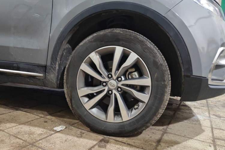 Used Geely Auto Emgrand X7 Sport 2018 Revised Version 1.8TD Automatic Two-Wheel Drive Smart 4G Connectivity Edition Right Front Wheel Hub