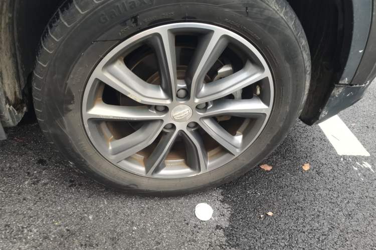 Used Geely Auto Emgrand X7 Sport 2018 1.8TD Automatic Two-Wheel Drive Smart 4G Connected Version Right Front Wheel Hub