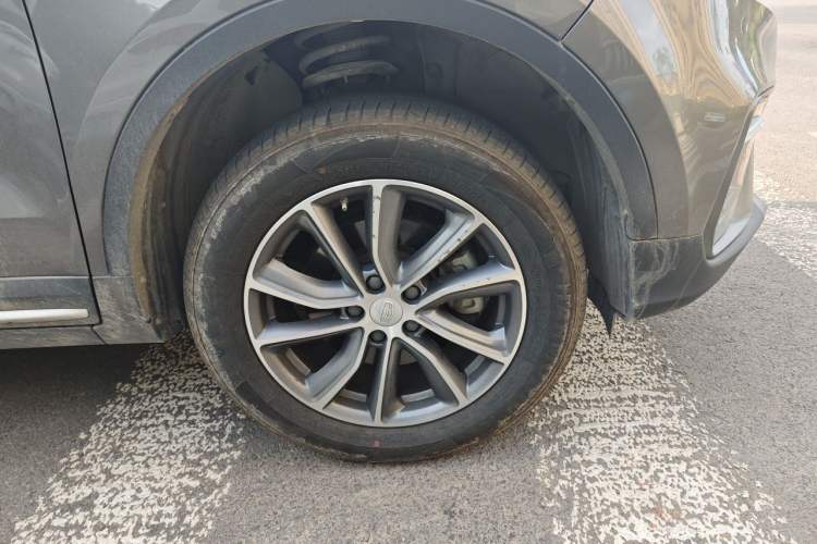 Used Geely Auto Emgrand X7 Sport 2018 1.8TD Automatic Two-Wheel Drive Smart Connect 4G Internet Edition Right Front Wheel Hub