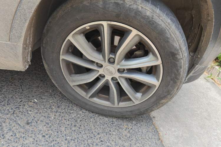 Used Geely Auto Emgrand X7 Sport 2018 1.8TD Automatic Two-Wheel Drive Smart 4G Connected Version Right Front Wheel Hub