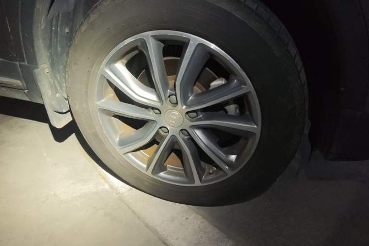 Used Geely Auto Emgrand X7 Sport 2018 1.8TD Automatic Two-Wheel Drive Smart Connect 4G Internet Edition Right Front Wheel Hub