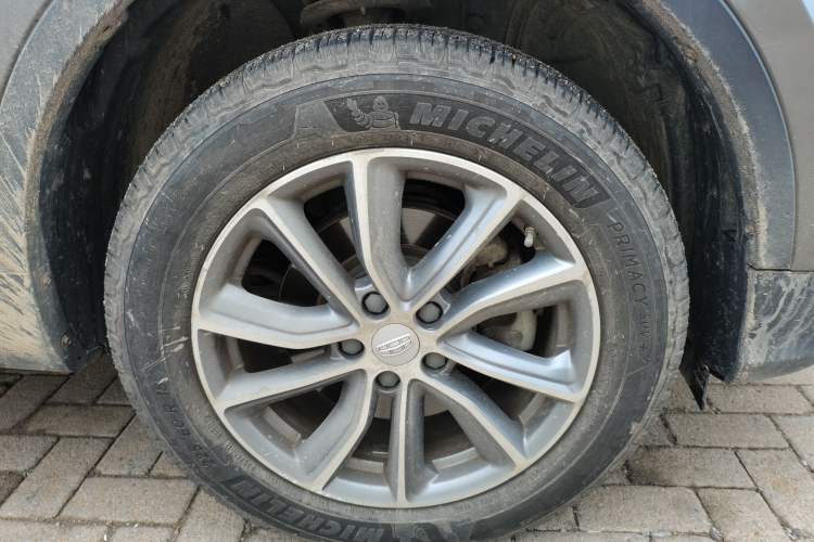 Used Geely Auto Emgrand X7 Sport 2018 1.8TD Automatic Two-Wheel Drive Smart Connect 4G Internet Edition Right Front Wheel Hub