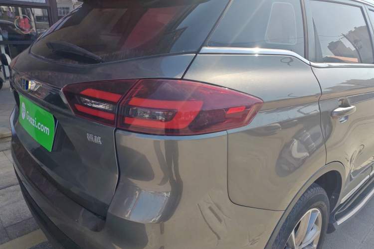 Used Geely Auto Emgrand X7 Sport 2018 1.8TD Automatic Two-Wheel Drive Smart Connect 4G Internet Edition Right Rear Taillight