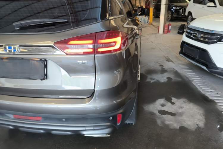 Used Geely Auto Emgrand X7 Sport 2018 1.8TD Automatic Two-Wheel Drive Zhiya Model Right Rear Taillight