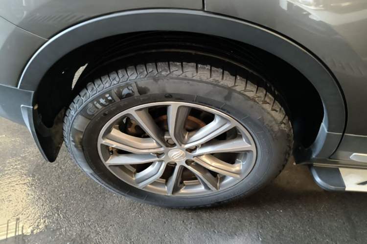 Used Geely Auto Emgrand X7 Sport 2018 1.8TD Automatic Two-Wheel Drive Zhiya Model Right Rear Wheel Hub
