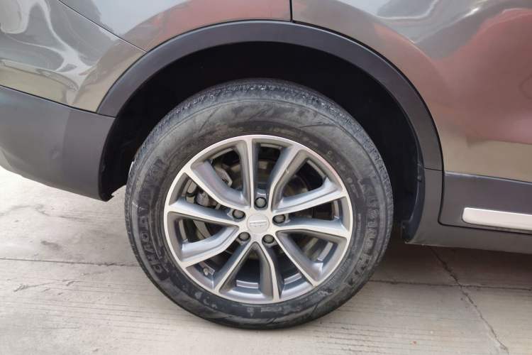 Used Geely Auto Emgrand X7 Sport 2018 1.8TD Automatic Two-Wheel Drive Smart Connect 4G Internet Edition Right Rear Wheel Hub