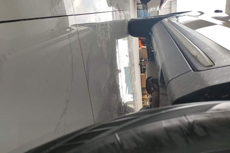 Used Geely Auto Emgrand X7 Sport 2018 1.8TD Automatic Two-Wheel Drive Smart Connect 4G Internet Edition Right Side Sill