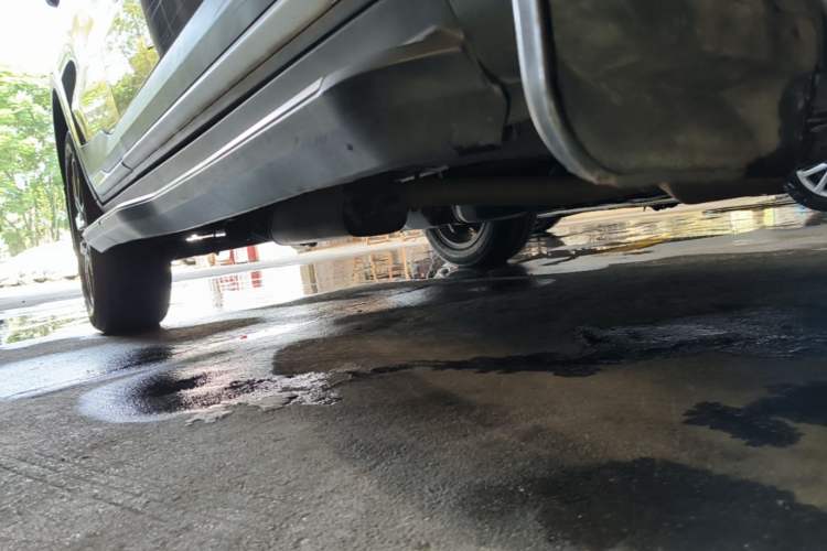 Used Geely Auto Emgrand X7 Sport 2018 1.8TD Automatic Two-Wheel Drive Zhiya Model Right Side Sill