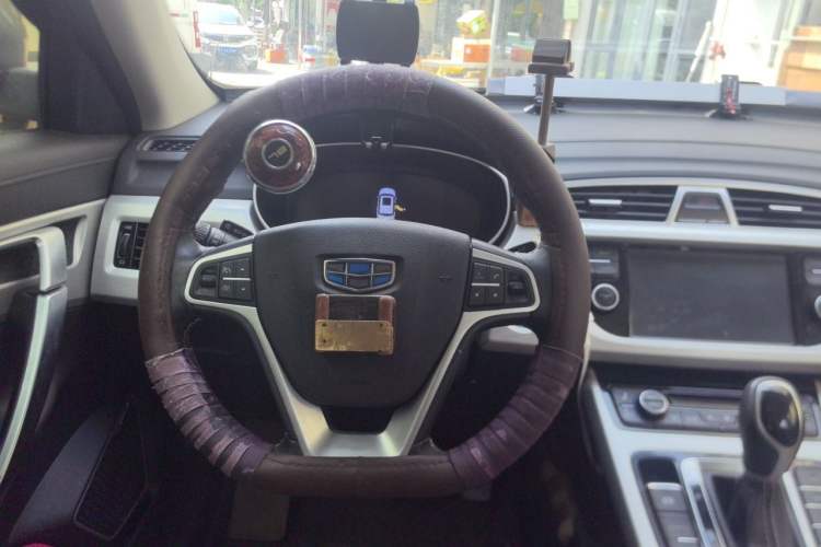 Used Geely Auto Emgrand X7 Sport 2018 1.8TD Automatic Two-Wheel Drive Smart Connect 4G Internet Edition Steering Wheel