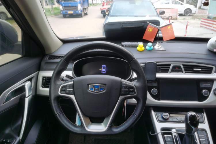 Used Geely Auto Emgrand X7 Sport 2018 1.8TD Automatic Two-Wheel Drive Smart Connect 4G Internet Edition Steering Wheel