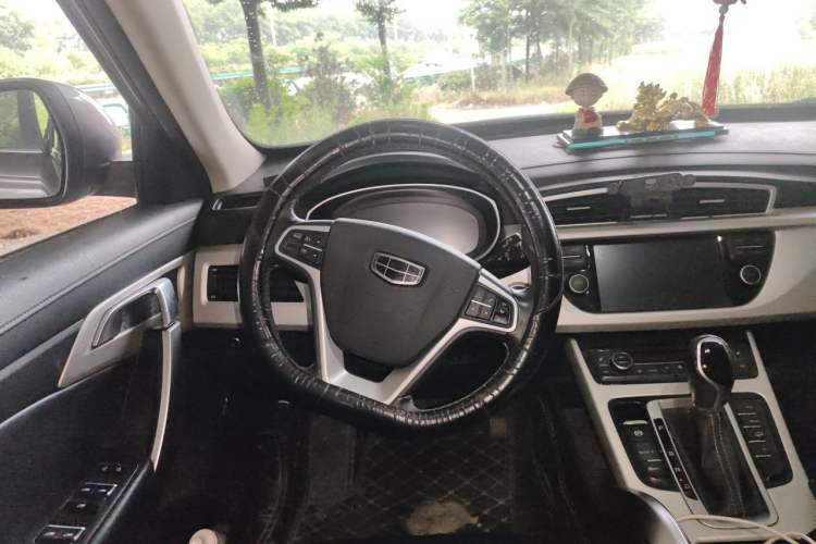 Used Geely Auto Emgrand X7 Sport 2018 1.8TD Automatic Two-Wheel Drive Smart Connect 4G Internet Edition Steering Wheel