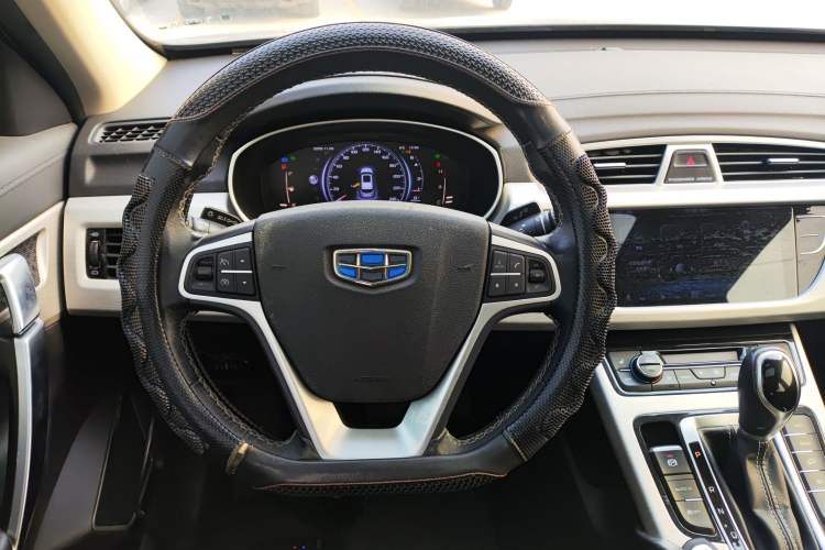 Used Geely Auto Emgrand X7 Sport 2018 1.8TD Automatic Two-Wheel Drive Smart Connect 4G Internet Edition Steering Wheel