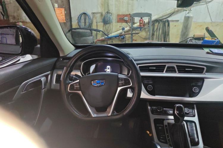 Used Geely Auto Emgrand X7 Sport 2018 Revised Version 1.8TD Automatic Two-Wheel Drive Smart 4G Connectivity Edition Steering Wheel