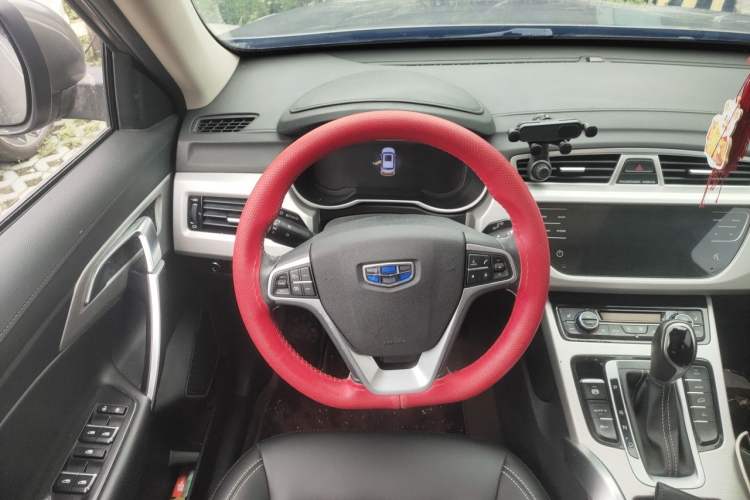 Used Geely Auto Emgrand X7 Sport 2018 1.8TD Automatic Two-Wheel Drive Smart 4G Connected Version Steering Wheel