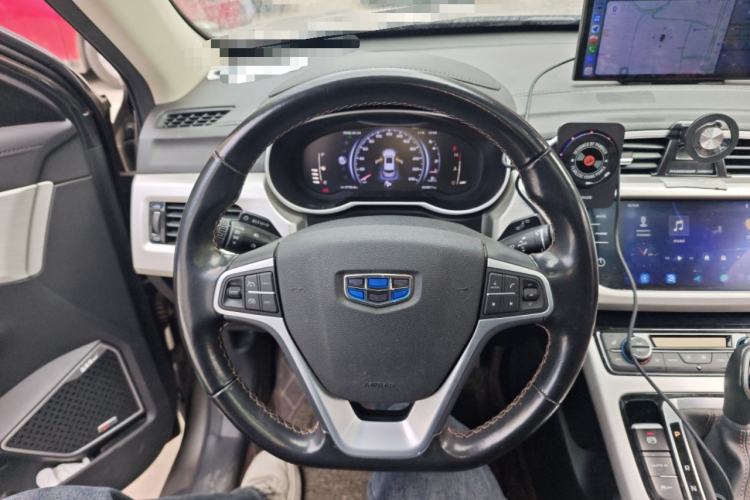 Used Geely Auto Emgrand X7 Sport 2018 1.8TD Automatic Two-Wheel Drive ZhiZun Model with 4G Connectivity Steering Wheel