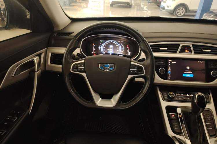 Used Geely Auto Emgrand X7 Sport 2018 1.8TD Automatic Two-Wheel Drive Smart Connect 4G Internet Edition Steering Wheel